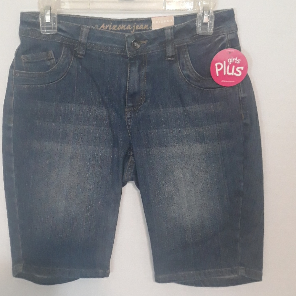Girls Plus size jean shorts.